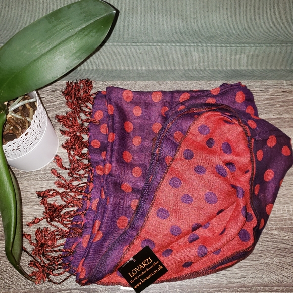 | Lovarzi | Reversible Polka Dot Scarf - Picture 2 of 5